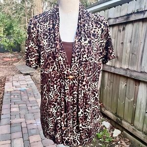Kim Rogers Lady’s Top in Leopard Print; Size Large